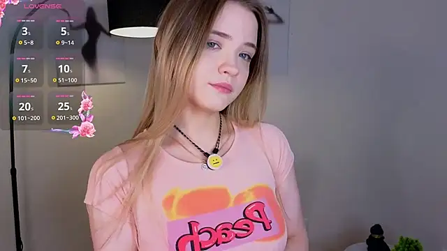 Snapshot of JeanToh chatting on November 15, 2025, 3:08 pm JeanToh online show from November 15, 2025, 3:08 pm