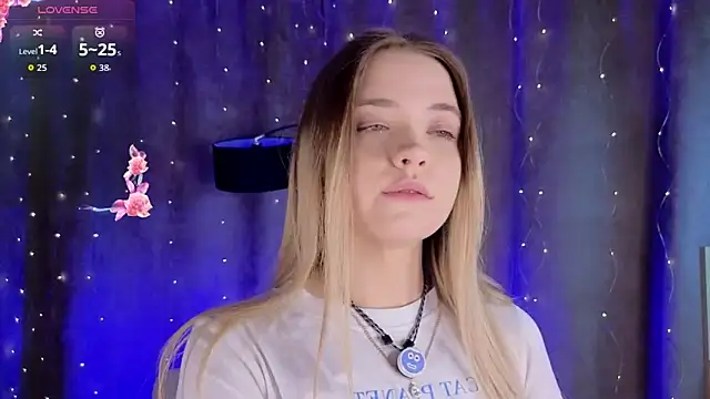 Snapshot of JeanToh chatting on November 19, 2025, 3:12 pm JeanToh online show from November 19, 2025, 3:12 pm