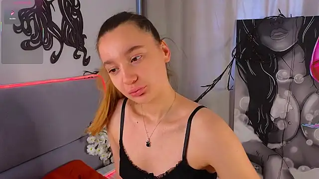 LauriePerez online show from January 19, 2026, 8:29 am