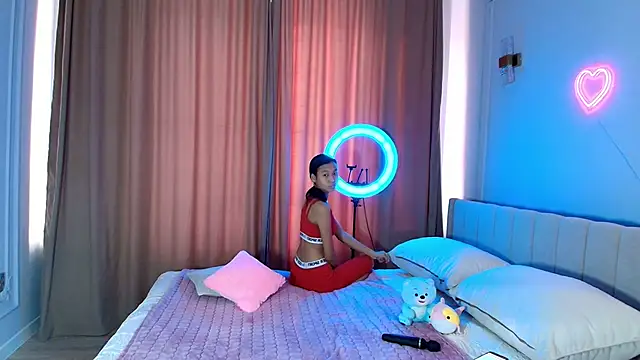 lihnpham online show from November 27, 2025, 3:41 am