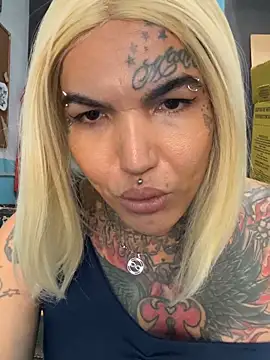 euscarlethotgirl online show from November 13, 2025, 7:13 pm