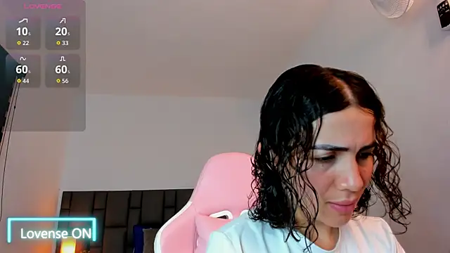 Snapshot of sara_ospinna chatting on November 26, 2025, 11:22 am sara ospinna online show from November 26, 2025, 11:22 am