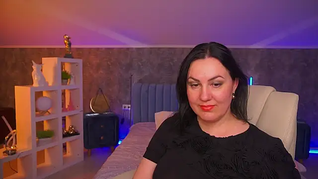 VelvetLuck online show from May 2, 2026, 1:32 am