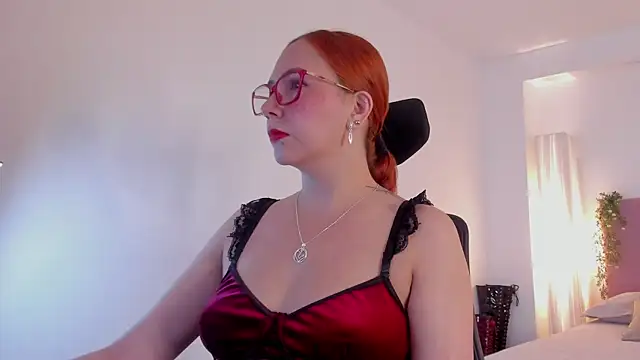 MistressErza online show from June 12, 2026, 4:28 pm