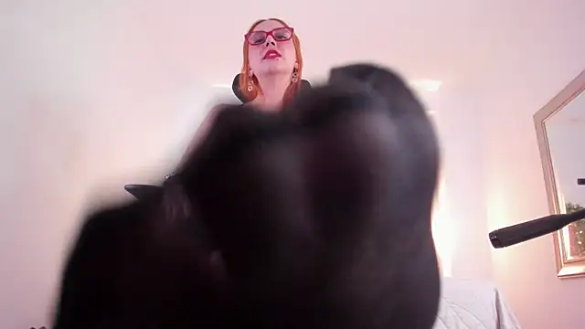 MistressErza online show from June 27, 2026, 3:44 am