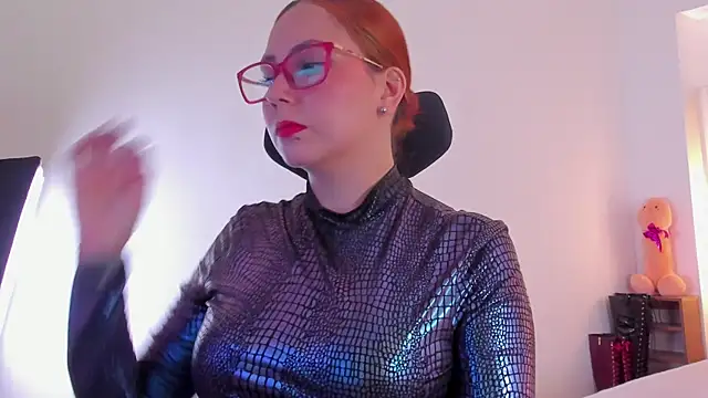 MistressErza online show from July 8, 2026, 3:16 pm