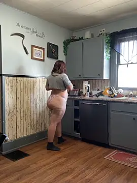 Snapshot of thickfarmtwat chatting on February 12, 2026, 6:14 pm thickfarmtwat online show from February 12, 2026, 6:14 pm