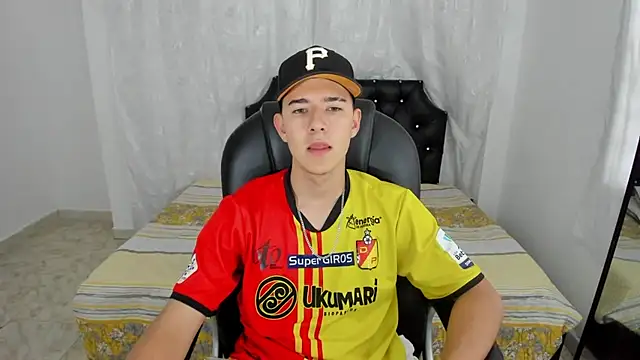 Aleck Boy online show from November 26, 2025, 7:59 pm