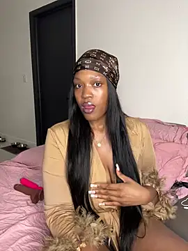 PrincessDreamm online show from November 19, 2025, 11:38 pm