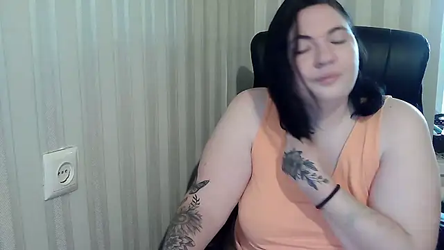 XLisaBlueXsS online show from November 10, 2025, 11:53 am