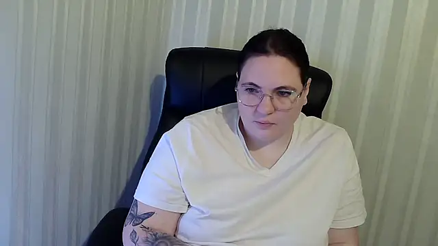 XLisaBlueXsS online show from November 14, 2025, 6:28 pm