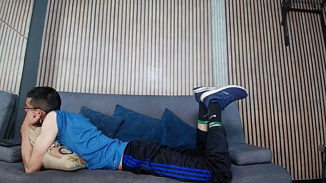 ZyroNight online show from December 18, 2025, 10:16 pm