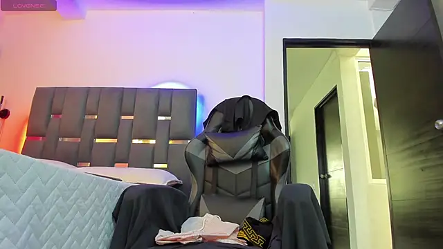 Snapshot of noah_corvelle chatting on January 15, 2026, 2:21 pm noah corvelle online show from January 15, 2026, 2:21 pm