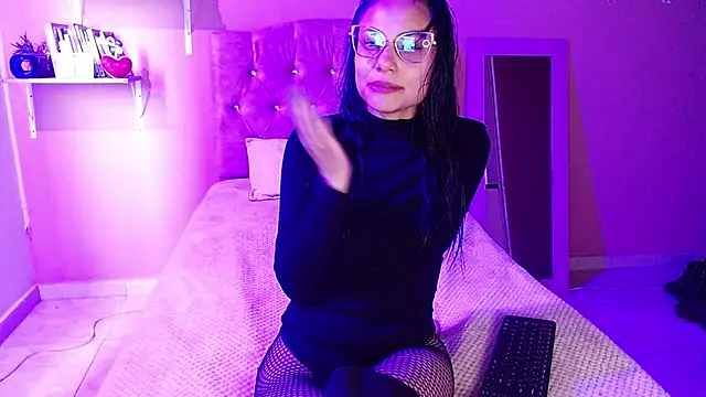 valkiry  online show from November 6, 2025, 5:47 pm