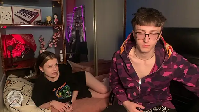 Snapshot of t_files_x chatting on March 4, 2026, 6:25 pm t files x online show from March 4, 2026, 6:25 pm