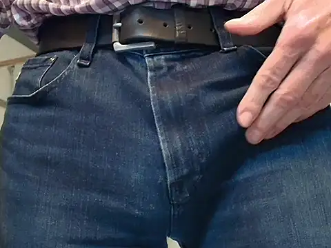 Snapshot of centerfieldshow chatting on November 13, 2025, 10:41 pm centerfieldshow online show from November 13, 2025, 10:41 pm