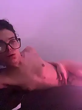 zowi101 online show from December 16, 2025, 4:28 am