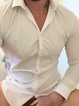 hommedure75 online show from November 5, 2025, 2:17 pm