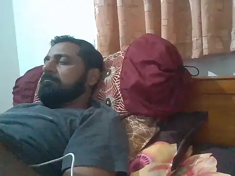 Snapshot of RubyEntity chatting on November 13, 2025, 7:24 pm RubyEntity online show from November 13, 2025, 7:24 pm