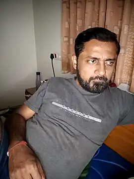 Snapshot of RubyEntity chatting on December 14, 2025, 2:22 pm RubyEntity online show from December 14, 2025, 2:22 pm