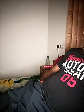 Snapshot of RubyEntity chatting on December 18, 2025, 6:14 pm RubyEntity online show from December 18, 2025, 6:14 pm