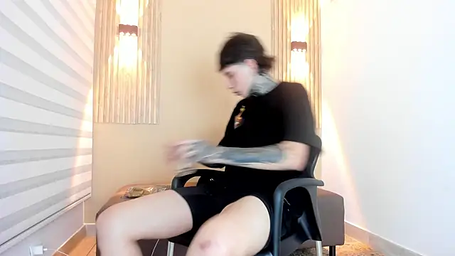 DANTE ARMSTRONG online show from November 29, 2025, 3:53 am