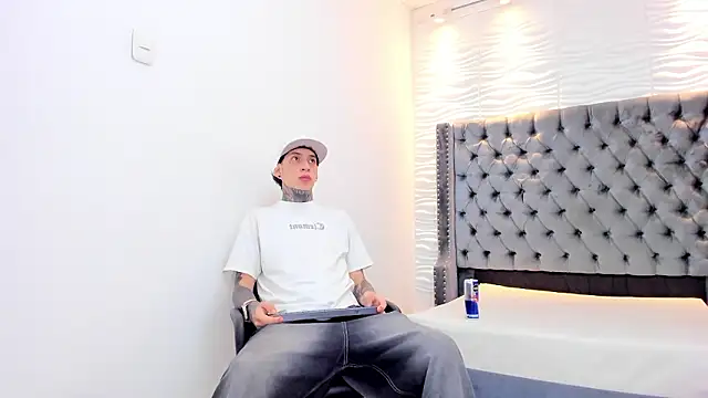 DANTE ARMSTRONG online show from January 15, 2026, 7:13 am