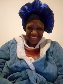 Snapshot of Mommy_Sienna chatting on April 25, 2026, 4:15 am Mommy Sienna online show from April 25, 2026, 4:15 am