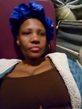 Snapshot of Mommy_Sienna chatting on April 27, 2026, 4:49 pm Mommy Sienna online show from April 27, 2026, 4:49 pm