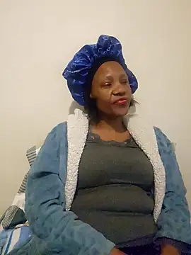 Snapshot of Mommy_Sienna chatting on April 29, 2026, 7:53 pm Mommy Sienna online show from April 29, 2026, 7:53 pm