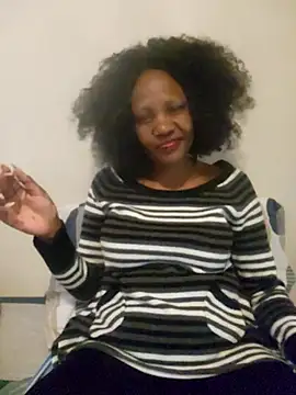 Snapshot of Mommy_Sienna chatting on May 4, 2026, 3:52 pm Mommy Sienna online show from May 4, 2026, 3:52 pm