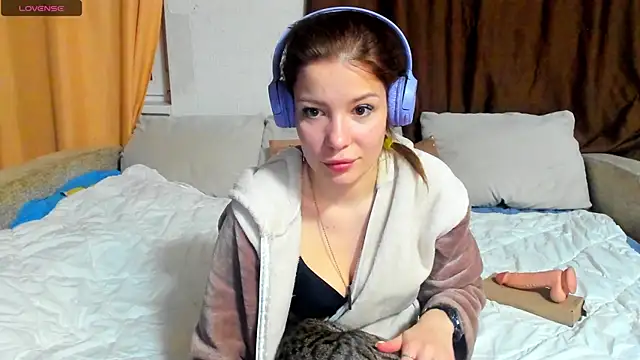 Eva purrr  online show from March 15, 2026, 12:16 am