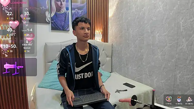 Snapshot of Elian_Julian chatting on November 8, 2025, 8:07 pm Elian Julian online show from November 8, 2025, 8:07 pm