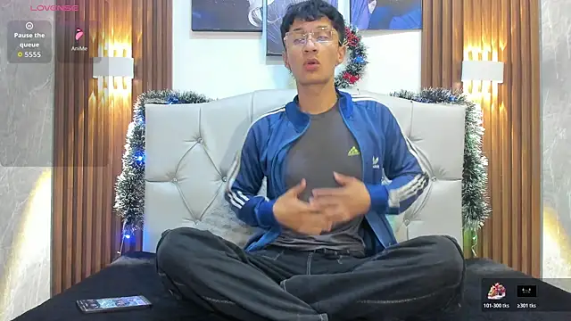 Snapshot of Elian_Julian chatting on November 22, 2025, 1:37 am Elian Julian online show from November 22, 2025, 1:37 am