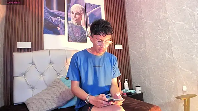 Snapshot of Elian_Julian chatting on November 28, 2025, 12:02 am Elian Julian online show from November 28, 2025, 12:02 am