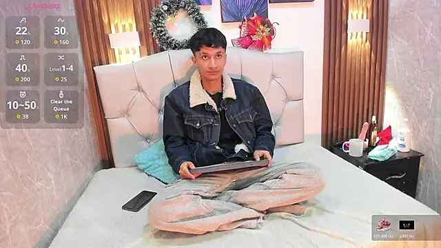 Snapshot of Elian_Julian chatting on December 4, 2025, 11:35 pm Elian Julian online show from December 4, 2025, 11:35 pm