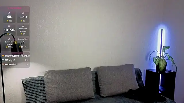 violetwluv online show from January 11, 2026, 9:20 pm