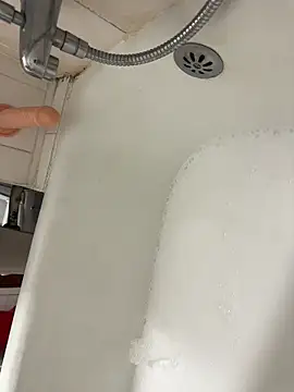 Snapshot of mihneaxxx chatting on November 23, 2025, 9:14 pm mihneaxxx online show from November 23, 2025, 9:14 pm