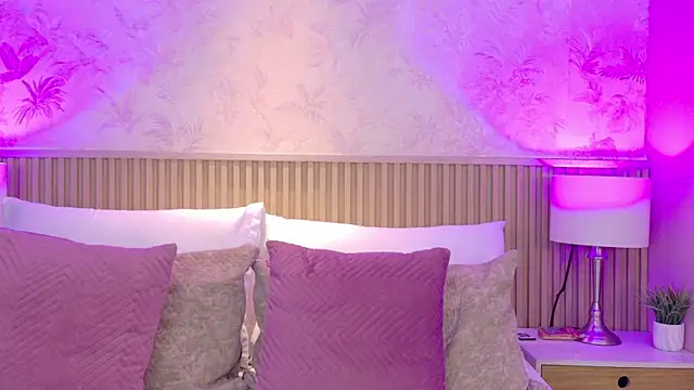 ValeriaMonet online show from April 16, 2026, 9:39 pm