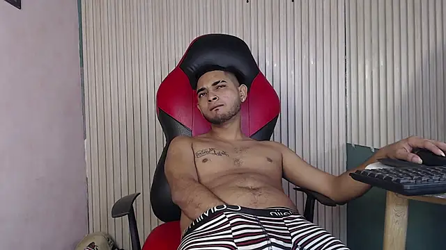 Snapshot of Cat_2_ chatting on November 8, 2025, 4:29 pm Cat 2 online show from November 8, 2025, 4:29 pm