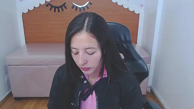 scarlett percy t online show from February 20, 2026, 7:36 pm