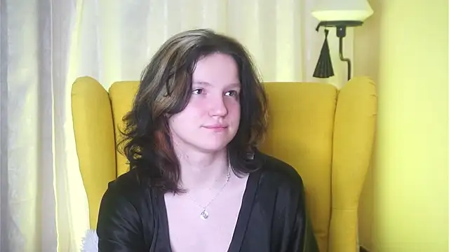 LatinaHuguenin online show from March 9, 2026, 7:07 pm