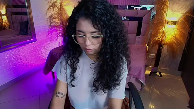 Snapshot of griselle_rousse chatting on February 25, 2026, 12:09 am griselle rousse online show from February 25, 2026, 12:09 am