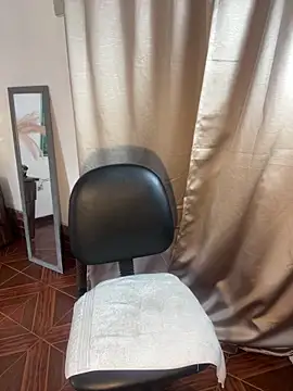 alisaa jhons1 online show from April 1, 2026, 3:31 pm