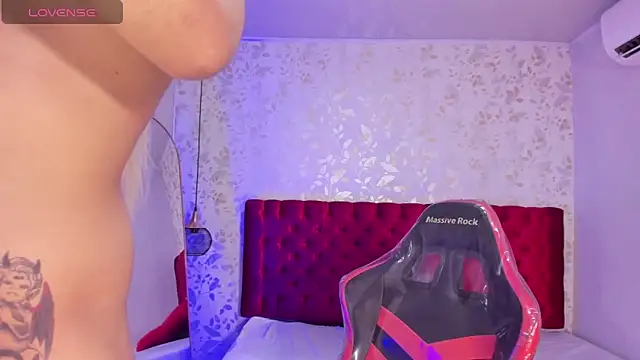 camii raux online show from March 29, 2026, 8:31 pm