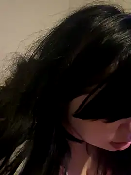 juicygoth202 online show from November 28, 2025, 8:33 pm