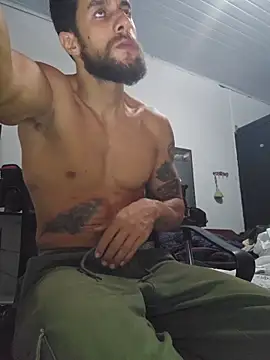 Snapshot of lucweed chatting on March 3, 2026, 2:18 am lucweed online show from March 3, 2026, 2:18 am