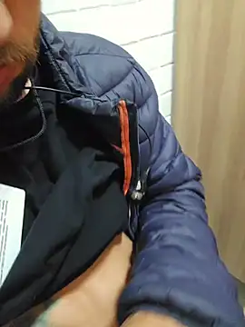 Snapshot of lucweed chatting on April 11, 2026, 11:36 am lucweed online show from April 11, 2026, 11:36 am