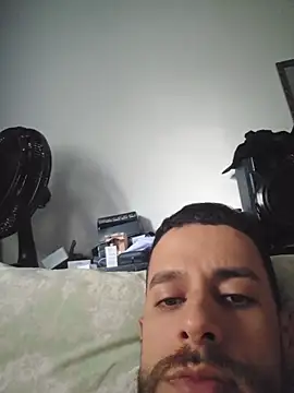 Snapshot of lucweed chatting on April 14, 2026, 10:21 am lucweed online show from April 14, 2026, 10:21 am