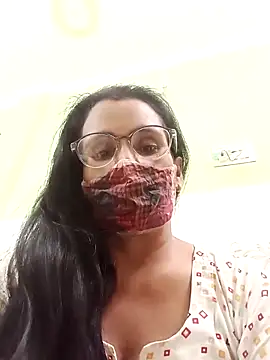 sanjana077 online show from November 8, 2025, 6:24 am